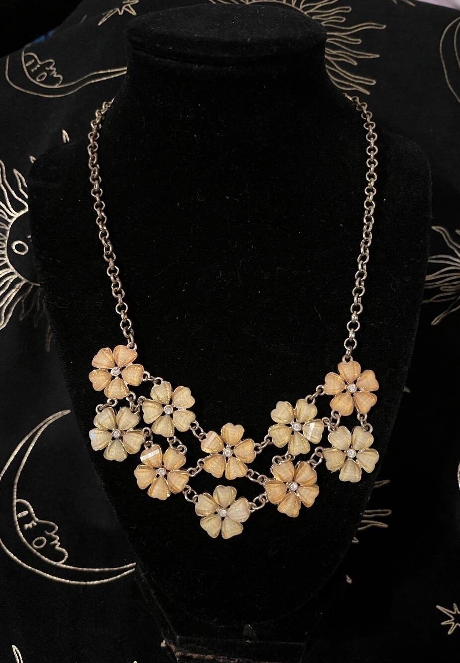 VTG Peach Butter Yellow Glitter Lucite Floral Rhinestone Gold Statement Necklace